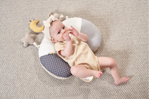 Baby sensory toys tummy time pillow from Minidream