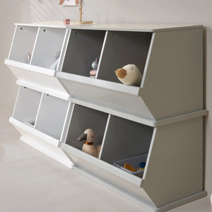 5-star customer review praising the organization and style of the wooden toy storage trunks