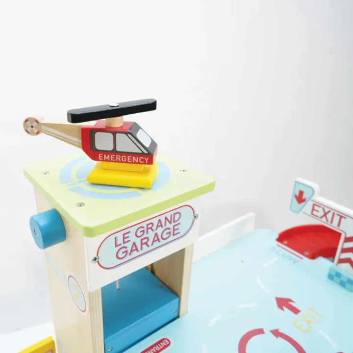 Helicopter and Helipad Wooden Garage Toy Le Toy Van