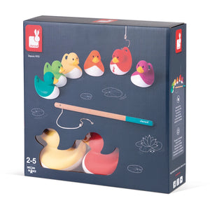 This Janod bath toy is deal for bath time, paddling pools, or birthday parties.