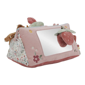 Little Dutch Fairy Garden-themed activity triangle
