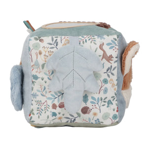 Little Dutch activity cube showcasing multiple textures and engaging features.