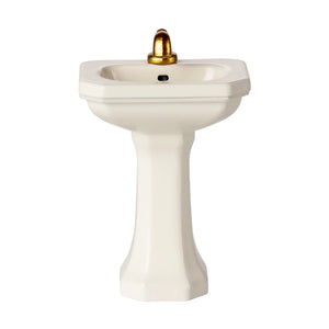 Maileg metal bathroom sink for SuitCasa mouse house.