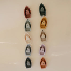 Baby bath toys are not only fun but also develop motor skills.