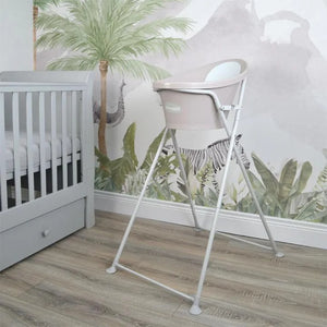 Newborn shower seat in nursery Shnuggle