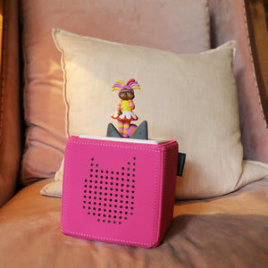 Official In the Night Garden Tonie featuring Upsy Daisy in her colorful dress.