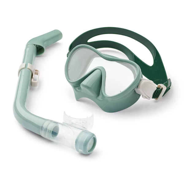 Easy-to-adjust push-button buckles ensure a perfect fit for young adventurers with the Liewood Jacques Snorkel Set