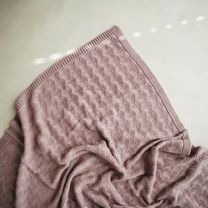 This Mushie blanket is suitable for year-round use