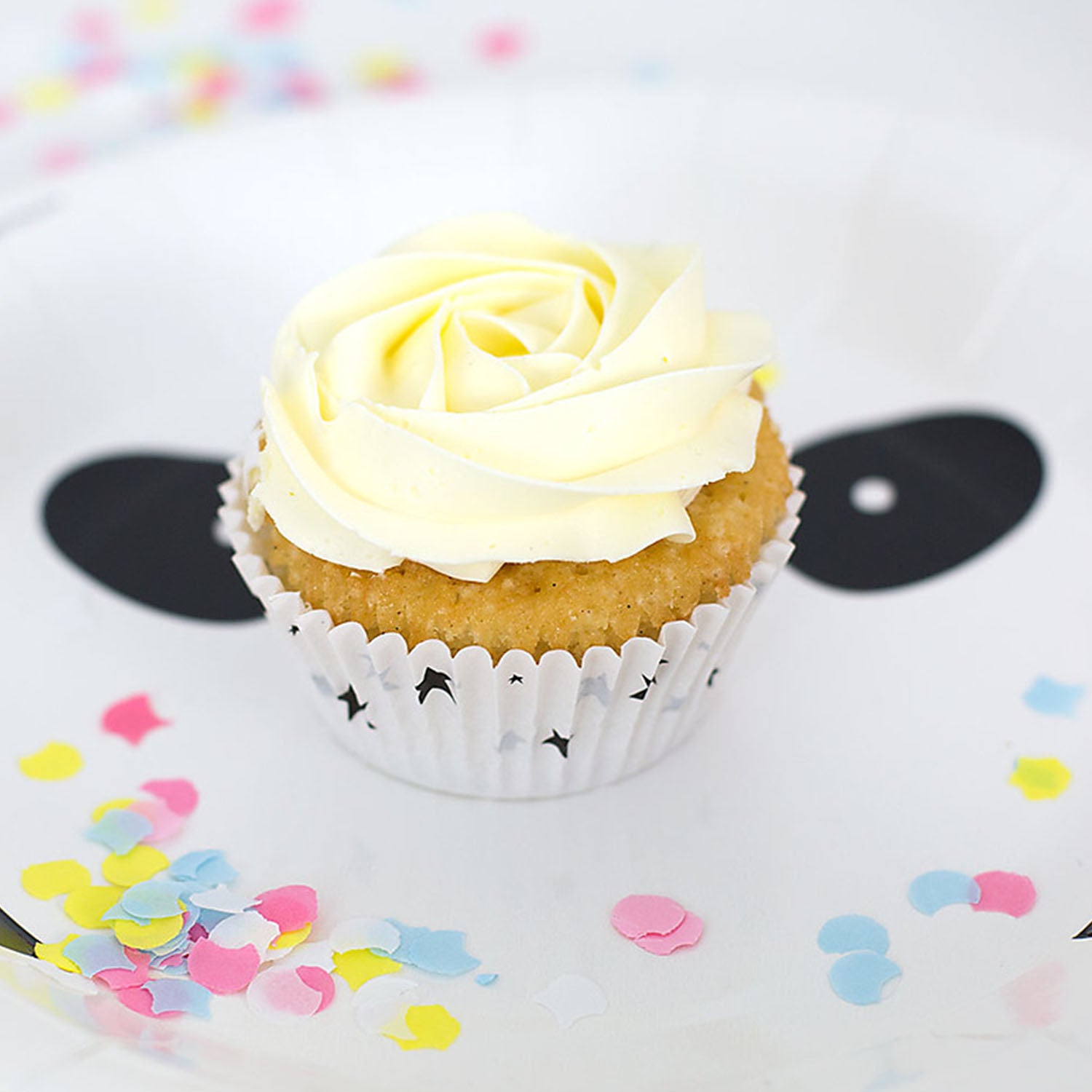 Panda themed cupcake case for kids birthday parties.