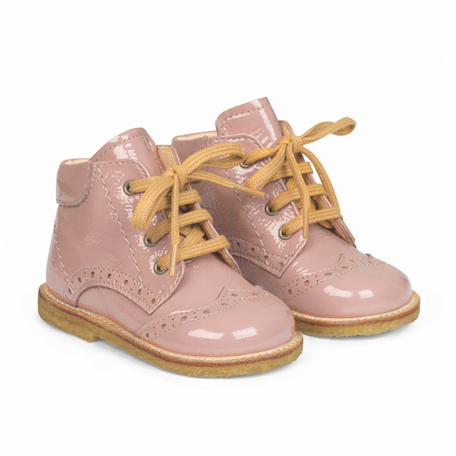 Angulus shoes are designed with cotton laces and a light, flexible crepe rubber sole made from renewable FSC-certified natural rubber. 