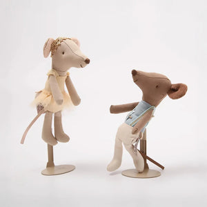 Maileg mouse big brother and big sister is dancing together.