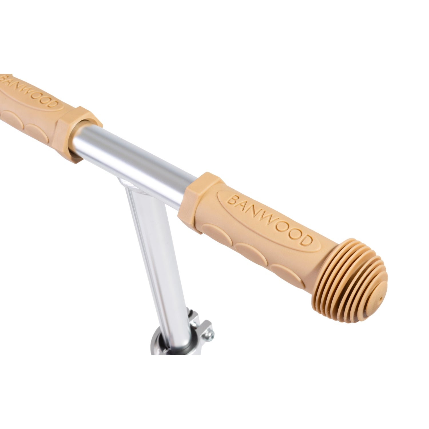 Hhighlighting rubber grips and classic steering T-bar.