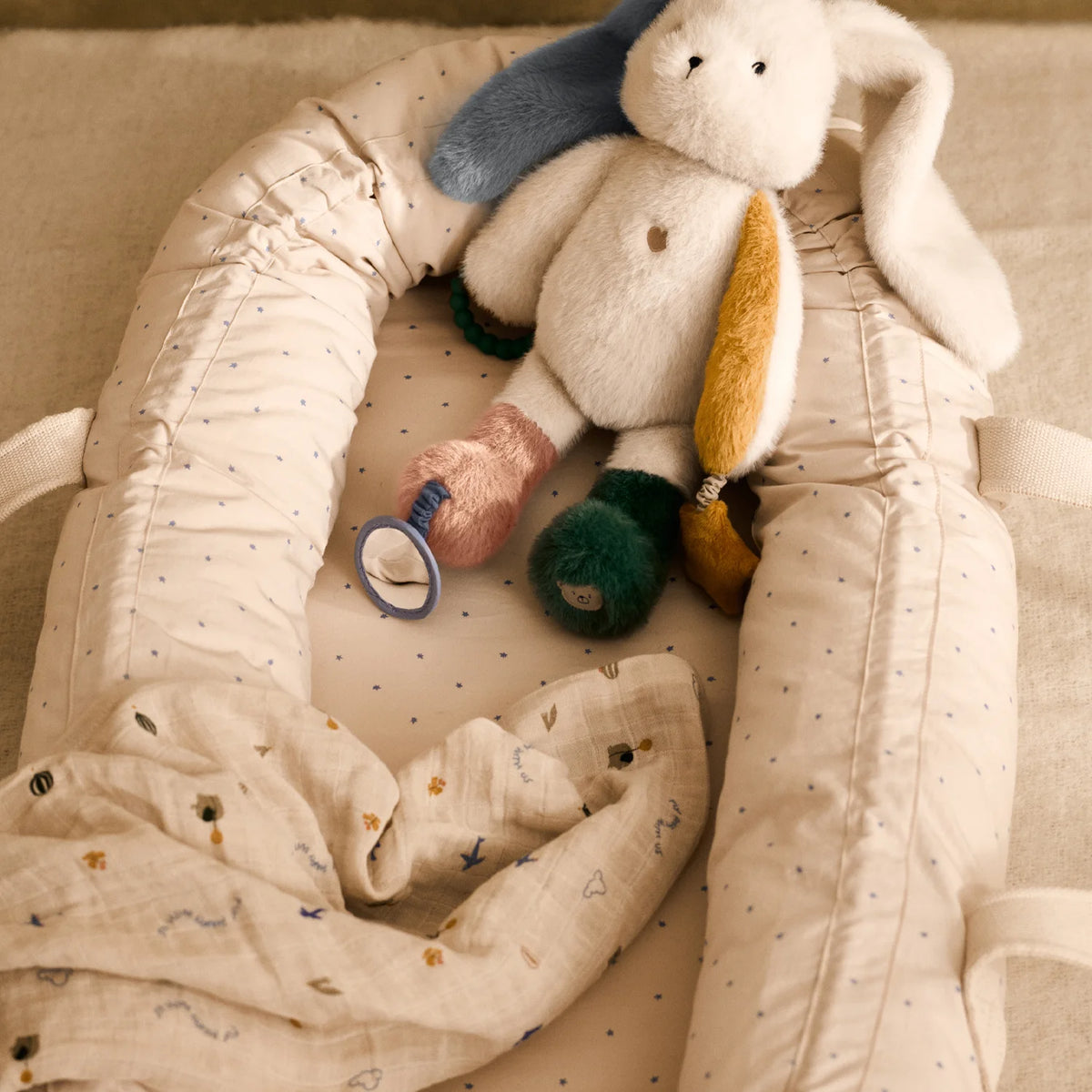 Close-up detail of Liewood Gro Baby Lift side, seam and soft organic cotton fabric