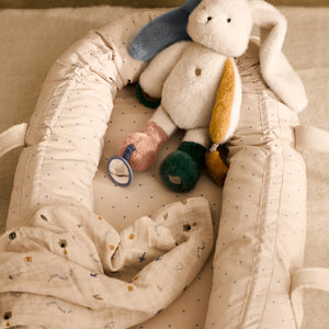Close-up detail of Liewood Gro Baby Lift side, seam and soft organic cotton fabric