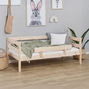hoppekids eco shorty daybed with safety rail in natural