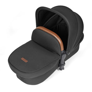 Ickle Buba carry cot in a white background.