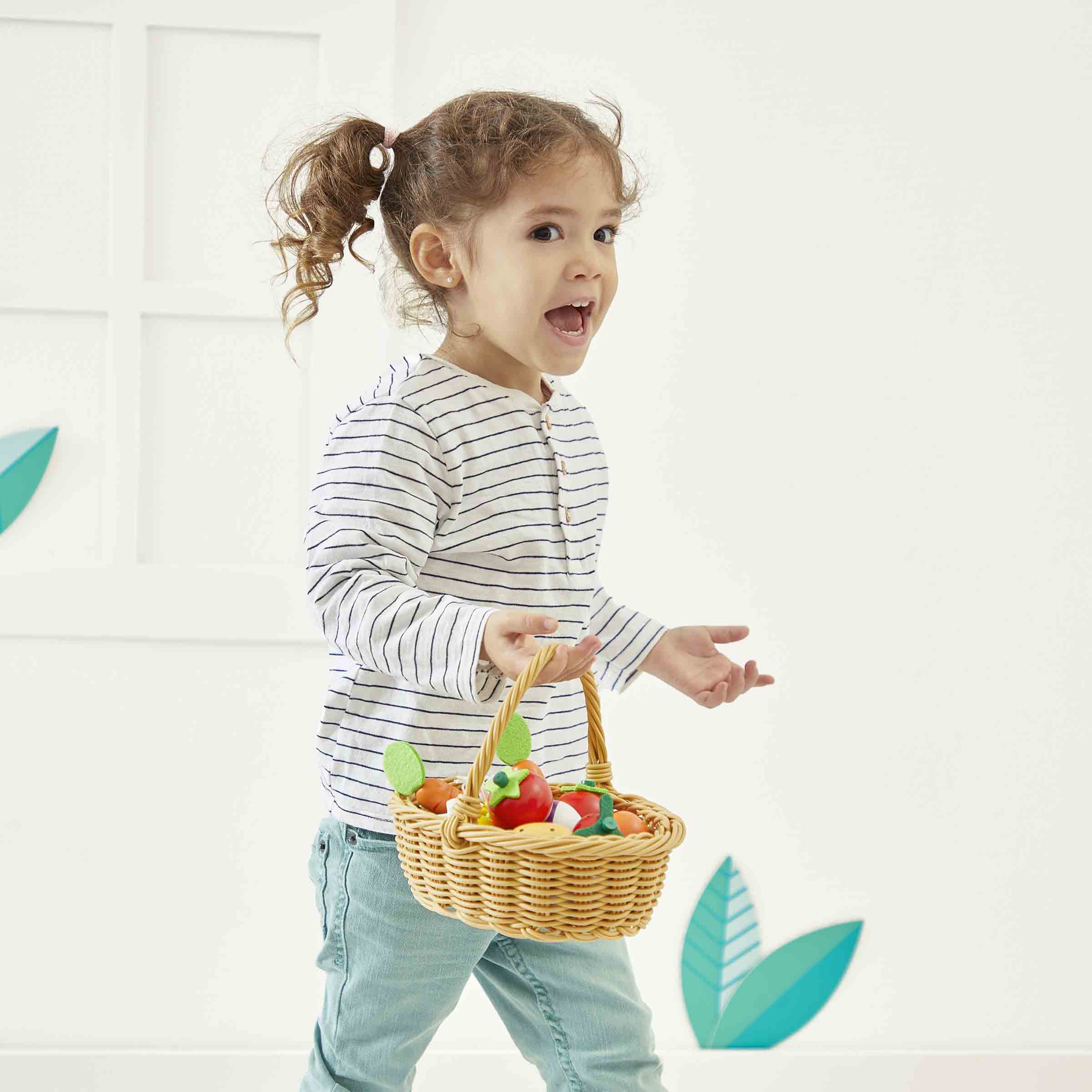 Janod 24 Pcs Fruits and Vegetables Basket