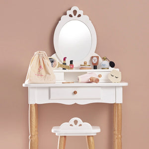Le Toy Van Vanity Star Beauty Kit with accessories