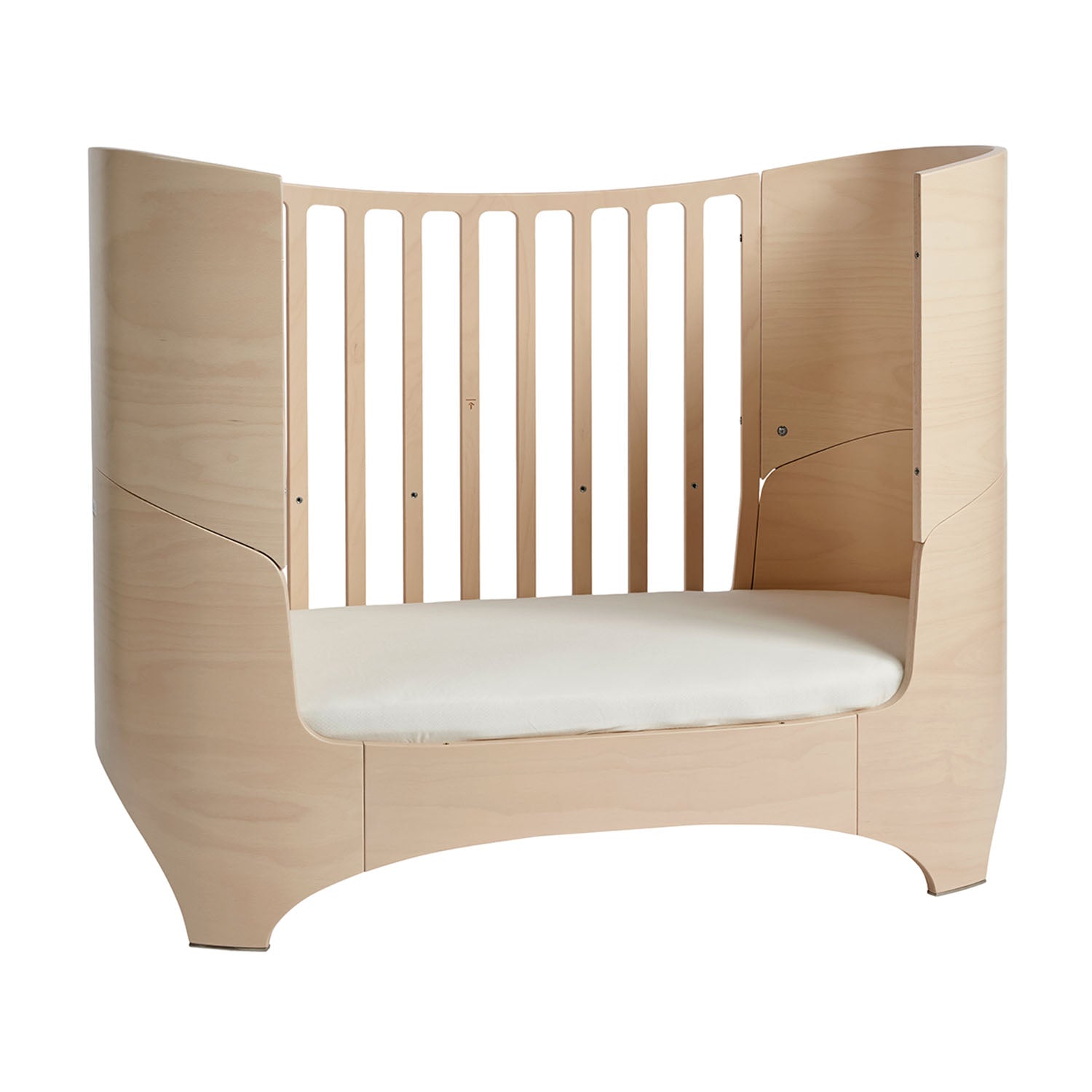 One side open of leander classis baby cot in whitewash colour.