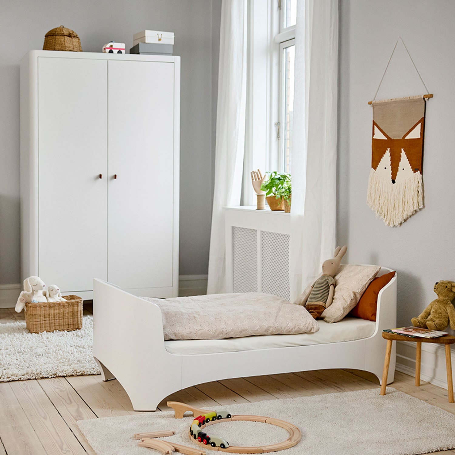 Transition stage of Leander bed with both side rails removed.