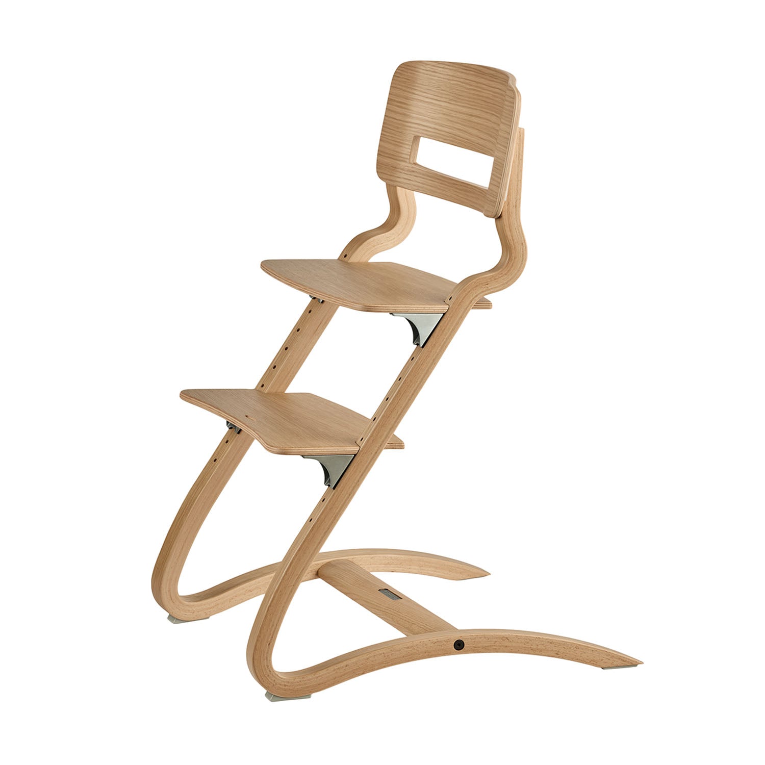 Leander Louie highchair with accessories in oak natural colour.