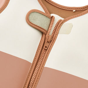 Easy front zipper opening on Liewood Dove Swim Vest