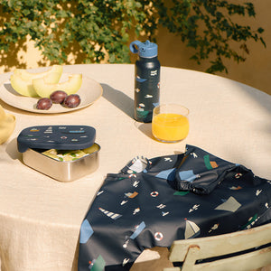 Lifestyle image of liewood falk water bottle 350ml.