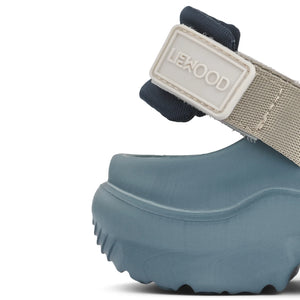 These sandals have adjustable heel strap for perfect fit.