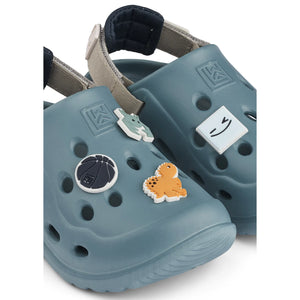 In milas sandals, LIEWOOD charms are removable.