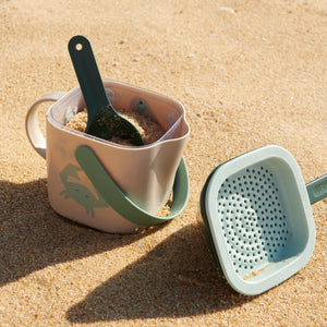 The beach set is ideal for beach trip