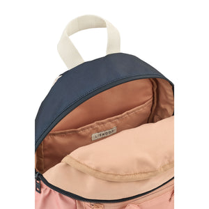 Showing liewood logo in the andreas backpack