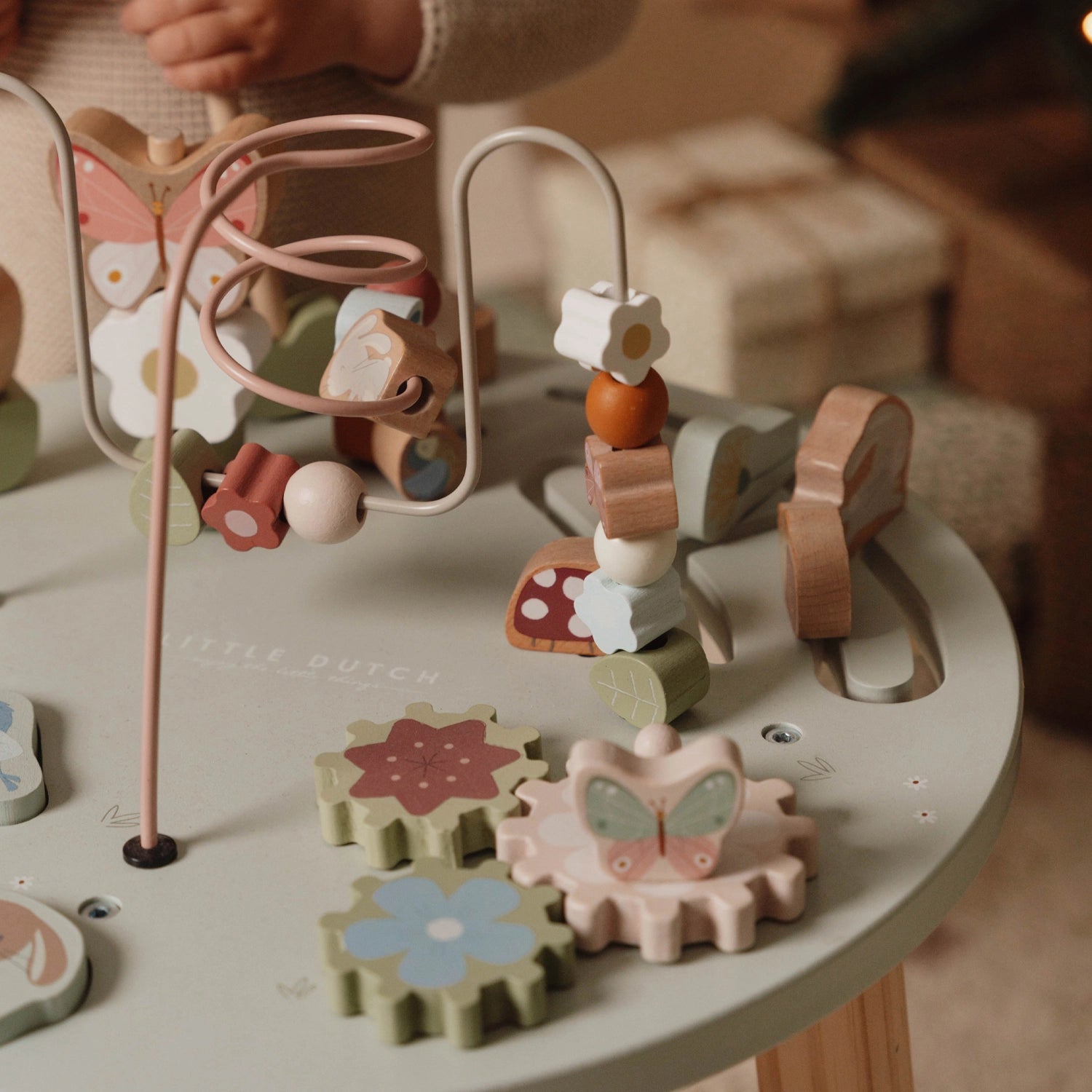 Activity table for 12+ months toddlers.