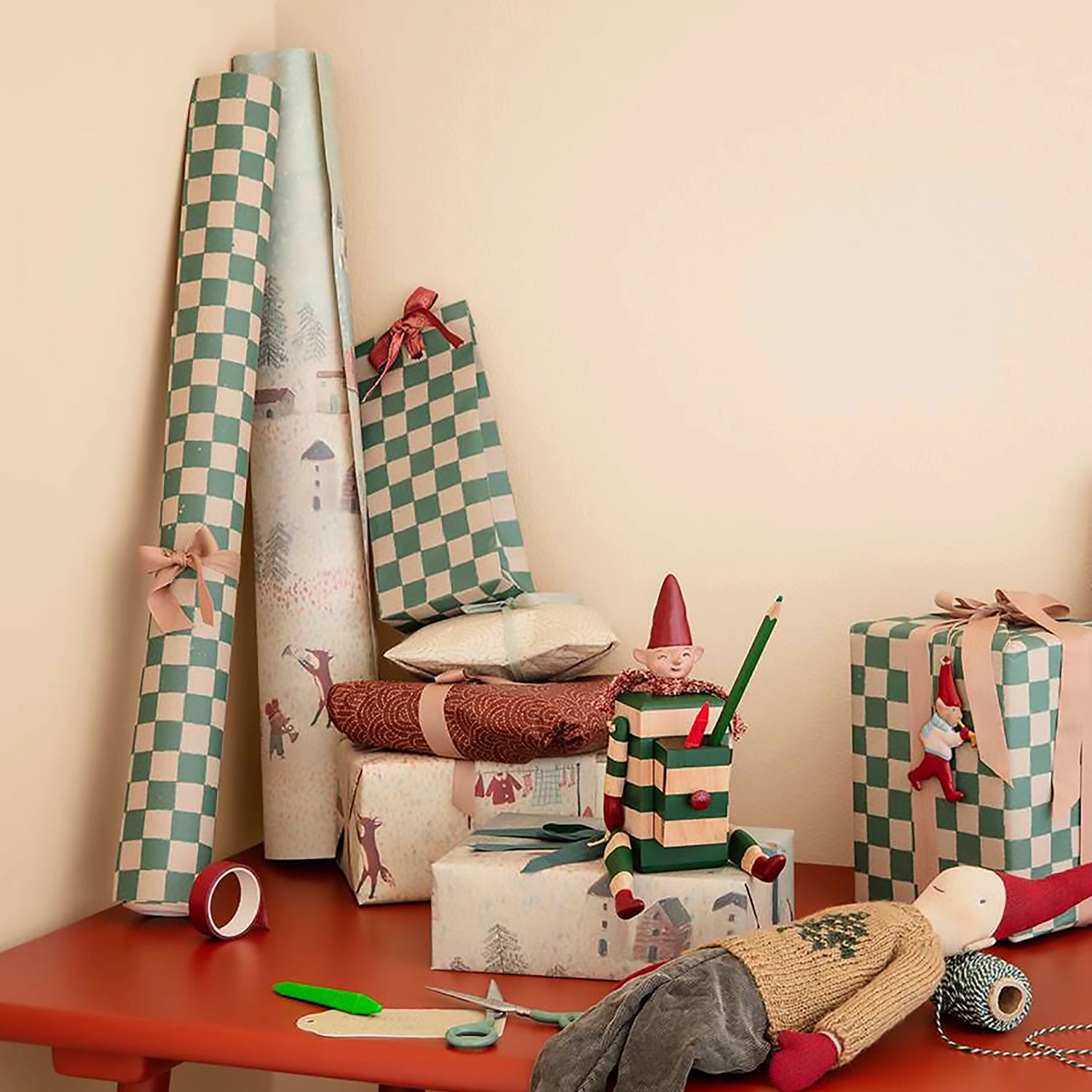 Medium-sized checker pattern gift bag for holidays.