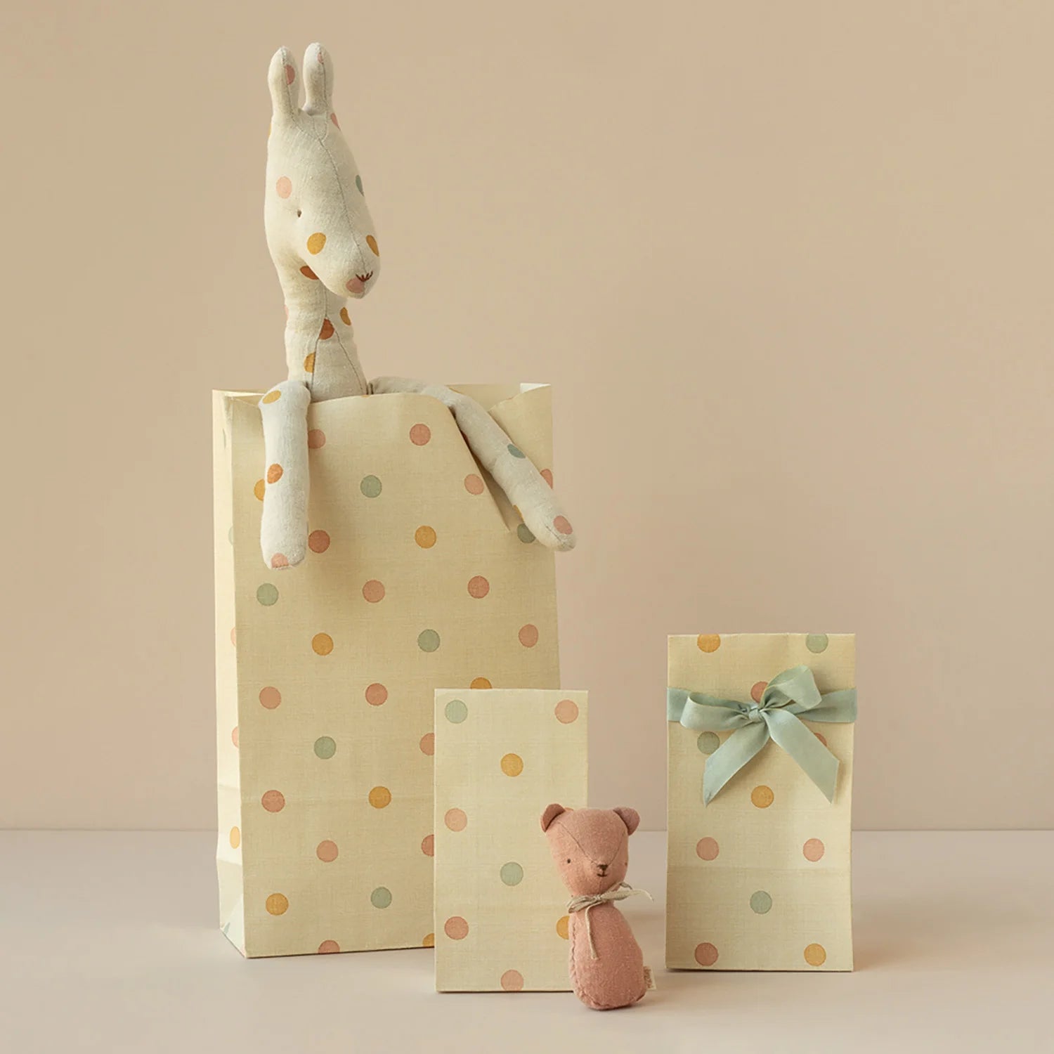 Maileg gift bag is perfect for wrapping and decoration.