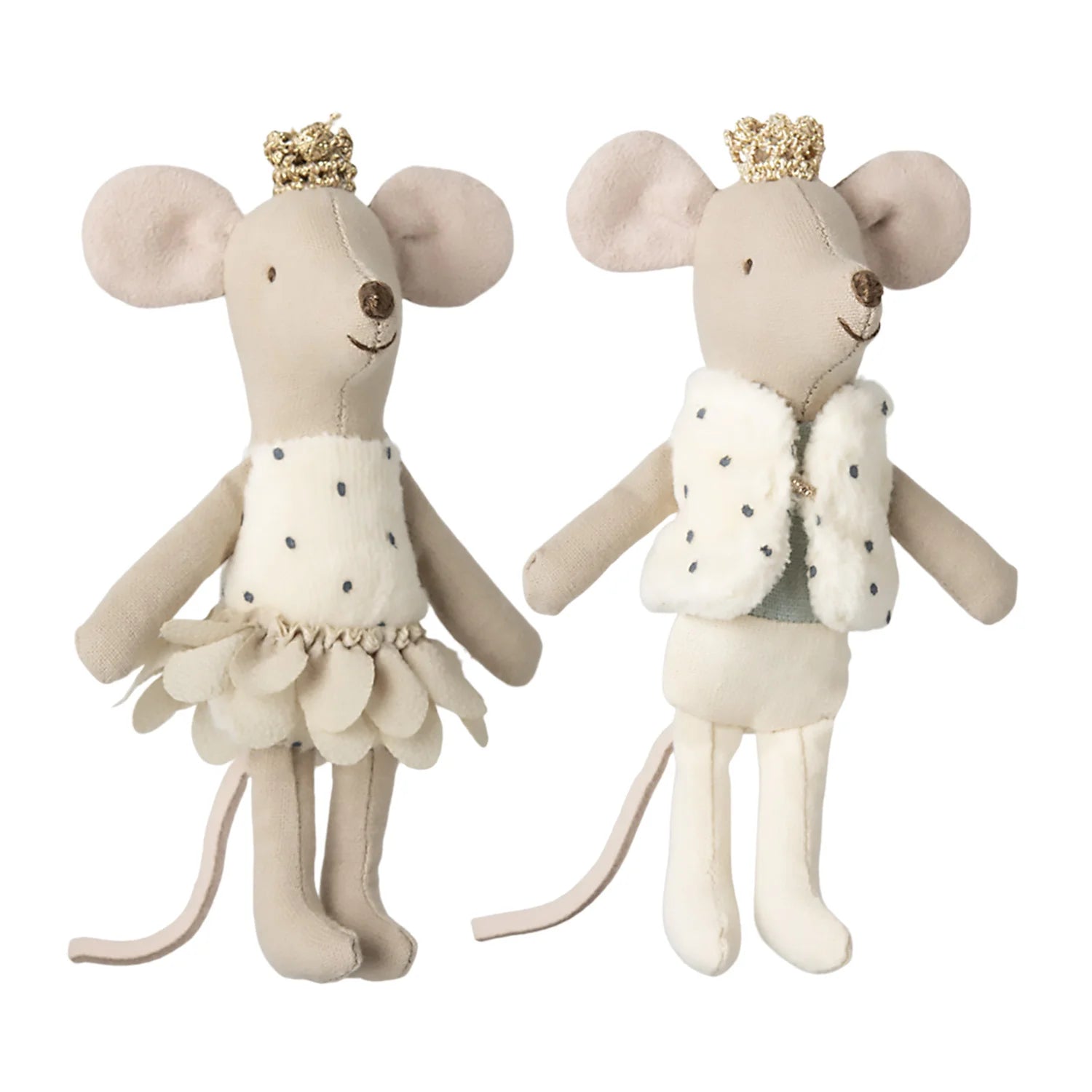 This maileg royal twin mice is made from recycled polyester and pE pellets.