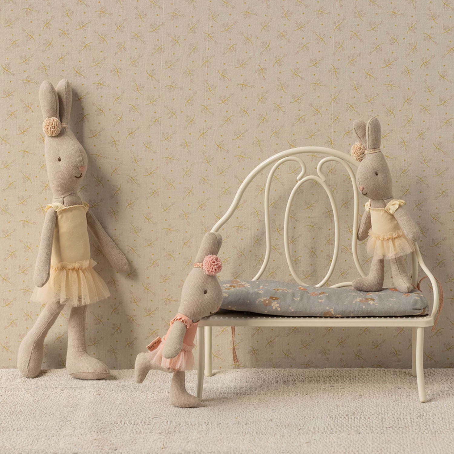 Small metal bench for Maileg bunnies and rabbits.