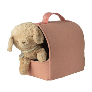 A beautiful fabric travel accessory designed for the Maileg soft puppy collection.