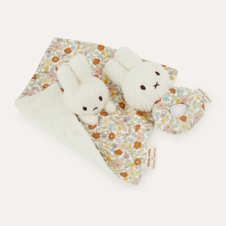 This Little Dutch Miffy Gift Box Soft and comforting cuddle cloth for soothing comfort and security.