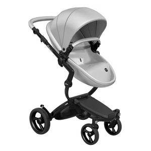 Mima xari stroller with black frame and white pod on a white background