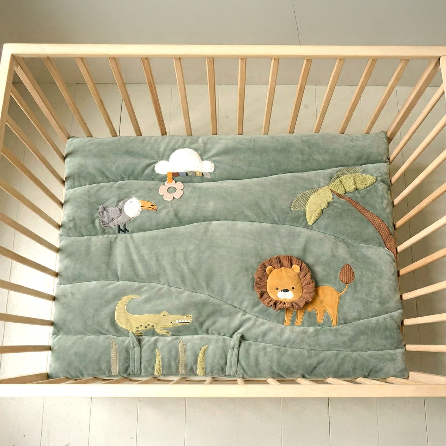 MiniDream baby activity gym and playpen can be use in the playpen.