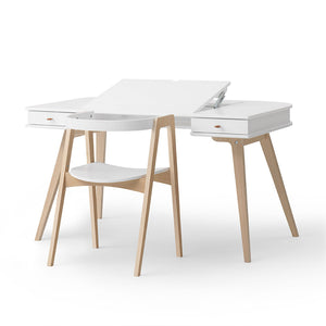 Adjustable desk with tilting tabletop for drawing or reading