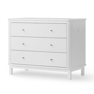 Kids’ furniture dresser in white colour with simple, timeless aesthetic