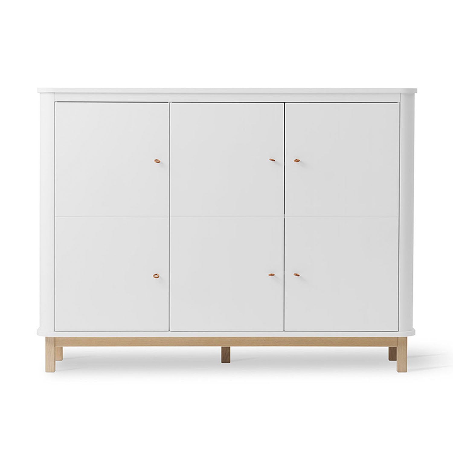 Oliver furniture with rounded corners for a soft look in white oak colour.