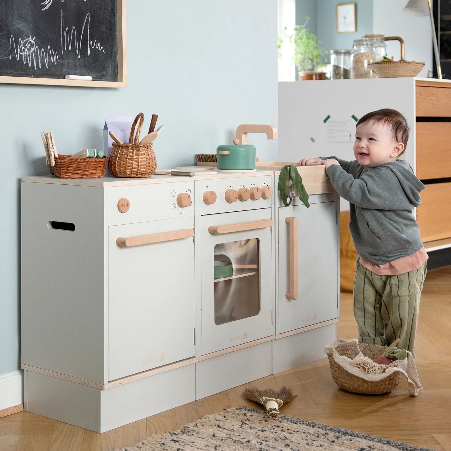 Child-friendly sebra kitchen toy for role-play
