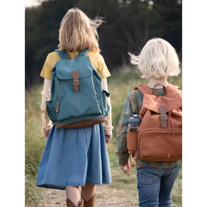Kids with sebra backpacks