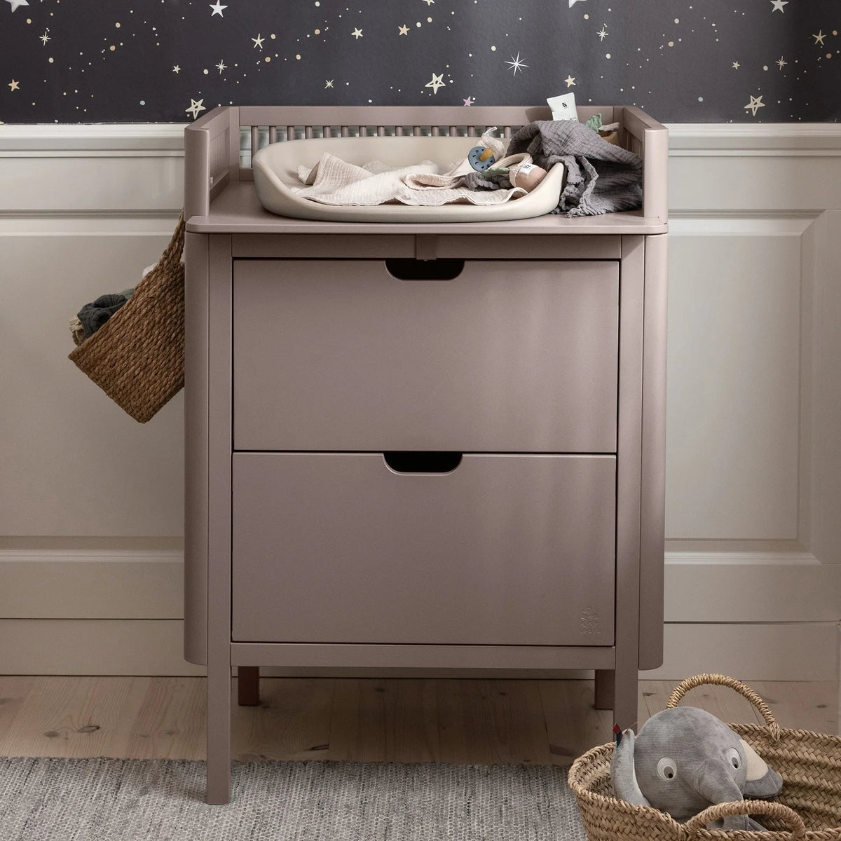 Sebra changing unit with drawers in soft jetty beige