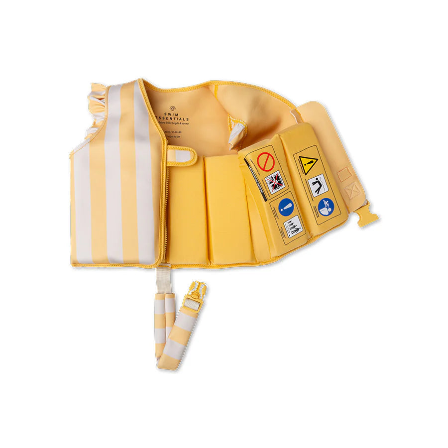 Image of the interior lining showing the weight limit and European safety certification marks.