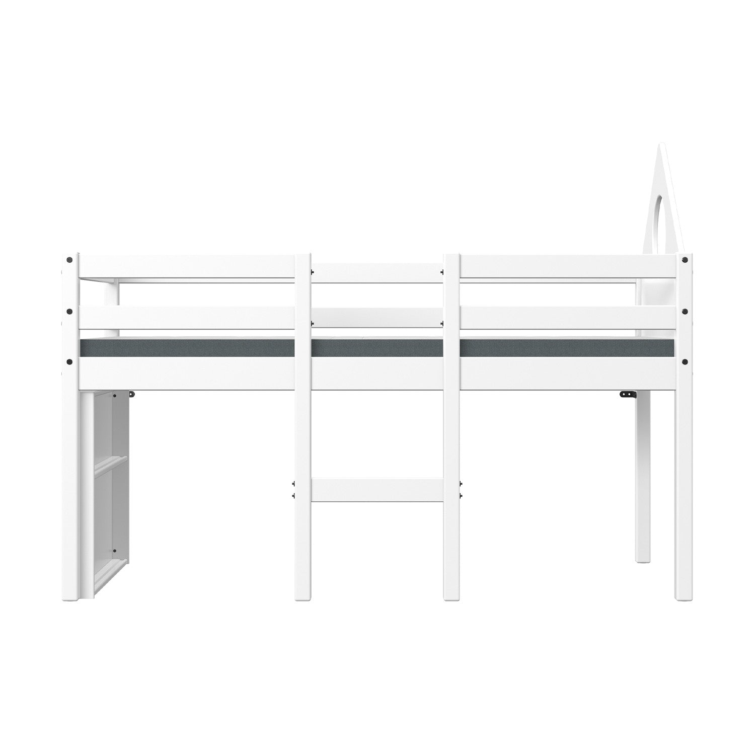 This Thuka bed had one main ladder with one step at the centre of the bed to get in and out of the bed.