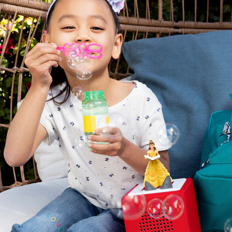 Children listening to the Beauty and the Beast Tonie story.