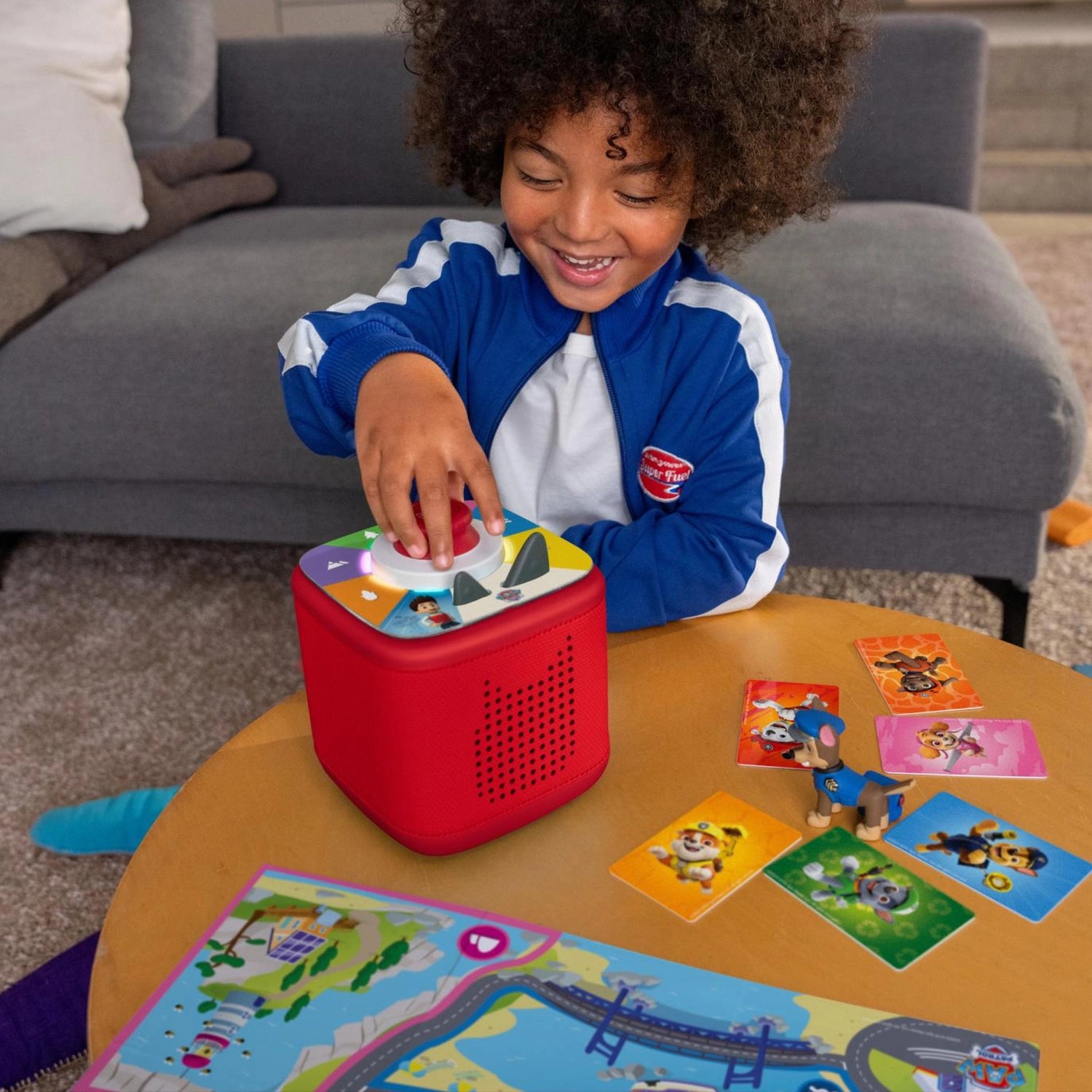 Child playing PAW patrol tonieplay game on toniebox 2.